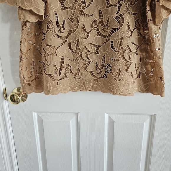 NWOT Express Embroidered Crochet Puff Sleeve Top - Picture 4 of 10